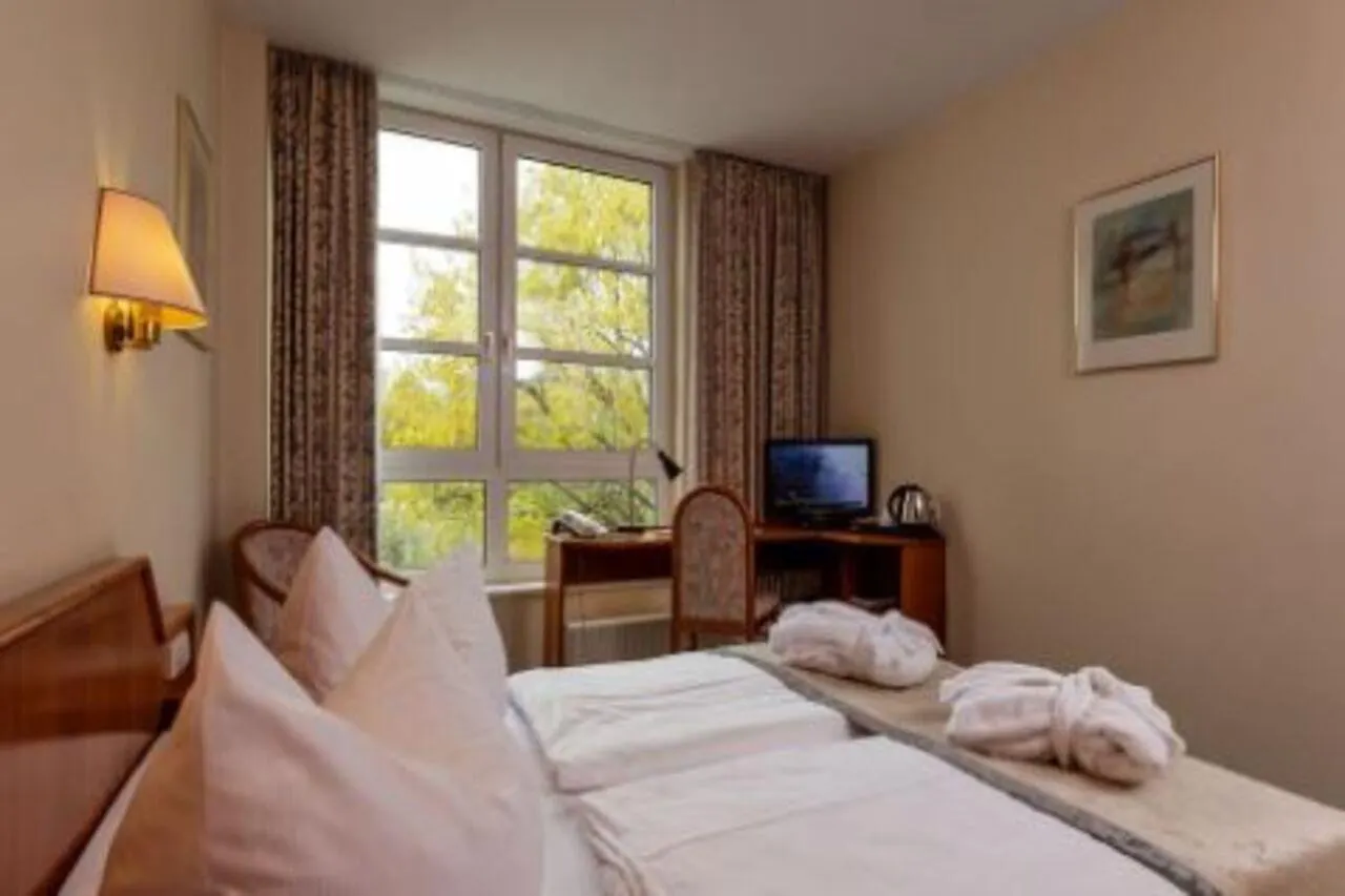 ***  Senscity Hotel Berlin Spandau Tyskland