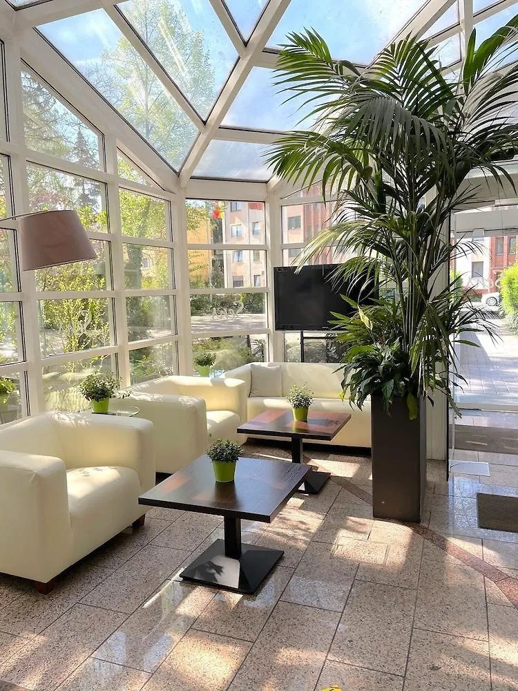 Senscity Hotel Berlin Spandau 3*,