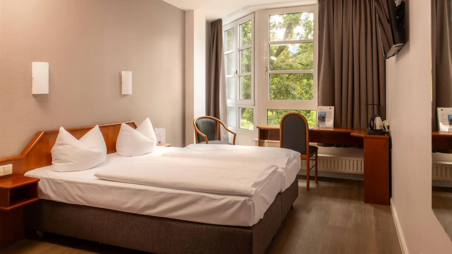 Senscity Hotel Berlin Spandau 3*,  Tyskland
