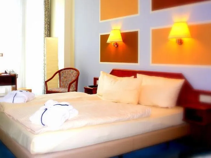 Senscity Hotel Berlin Spandau 3*,  Germania